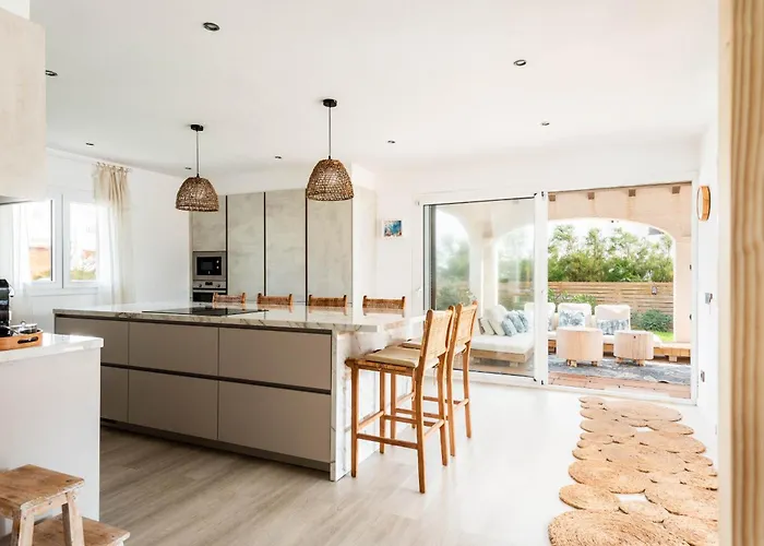 Kistine 5 Bedroom Villa, * Cala Morell