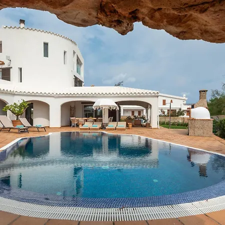 Kistine 5 Bedroom Villa, וילה *