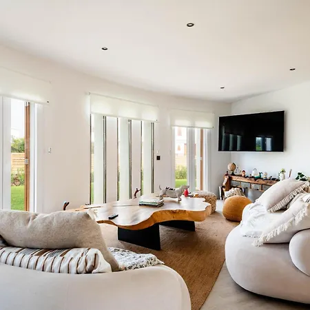 Villa Kistine 5 Bedroom Villa, Cala Morell